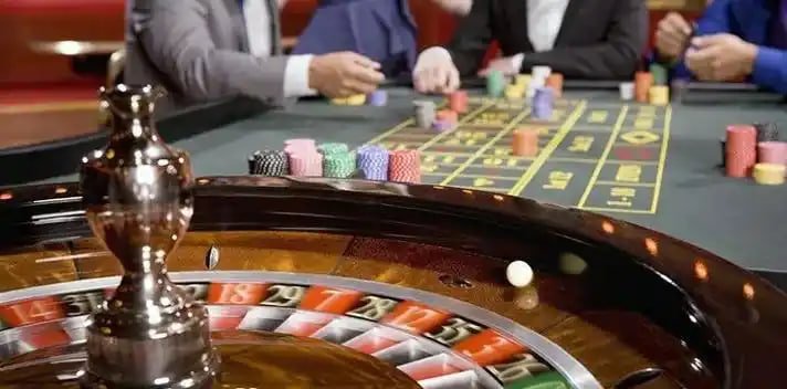 Pengguna Indonesia mengakses titanslot88 melalui smartphone Android